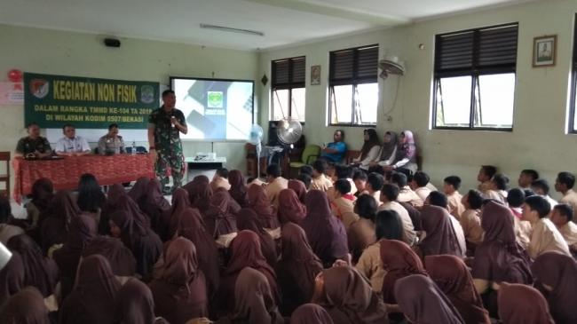 Ajak Pelajar Perangi Hoax, Kapendam Jaya: Cermati Media Sosial