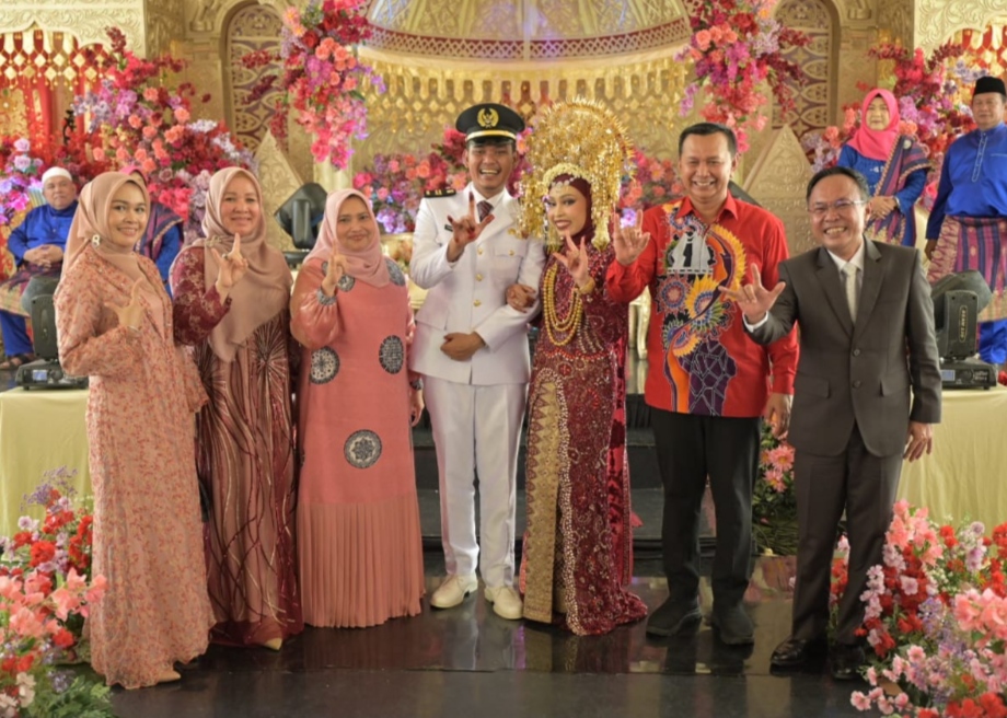 Resepsi Pernikahan Yoandre dan Denita, Bupati Bengkalis Ucapkan Samawa