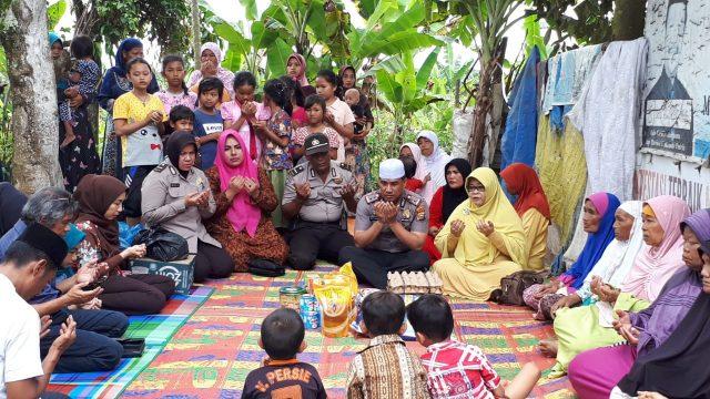 Tetesan Air Mata Kebahagian Nurhayati saat Dikunjungi Jumat Barokah