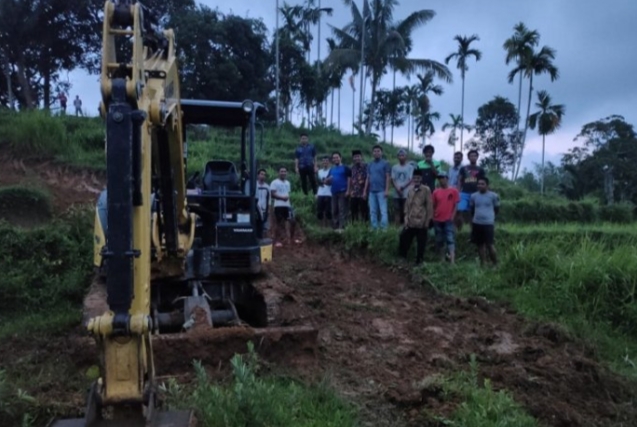 Warga Agam buka jalan 3,5 kilometer dengan dana pribadi