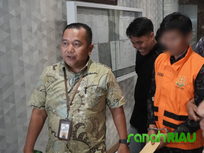 Kejati Riau Tahan JL Dalam Kasus Tipikor Dana Pengelolaan Kebun Sawit Pemda Kuansing