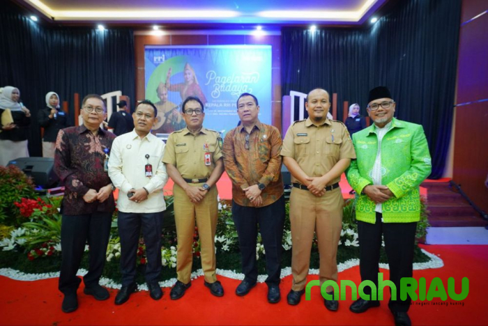 Suasana Haru Selimuti Acara Pisah Sambut Kepala LPP RRI pekanbaru 
