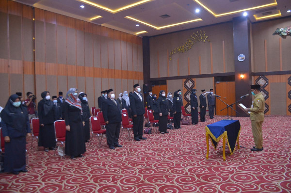 Lantik 25 Kepsek tingkat SMP Kota Pekanbaru, Sekdako: Jabatan adalah amanah dari Allah