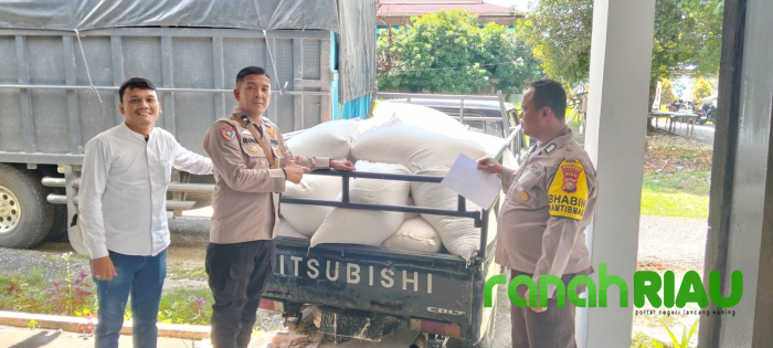 Dukung Ketahanan Pangan Nasional, Kapolsek Kampar Antar Langsung Hasil Panen Petani ke Bulog