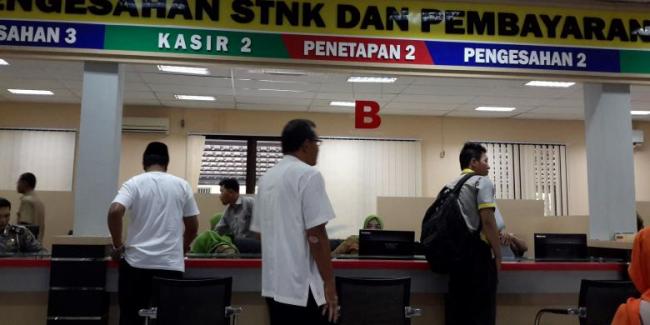 Hindari Denda Pajak Kendaraan, Bapenda Riau Layani E-Samsat saat Libur Lebaran