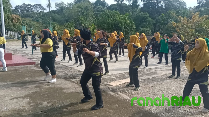 Senam Pagi Bersama, Cara Jitu Ibu Persit Menumbuhkan Semangat Pola Hidup Sehat