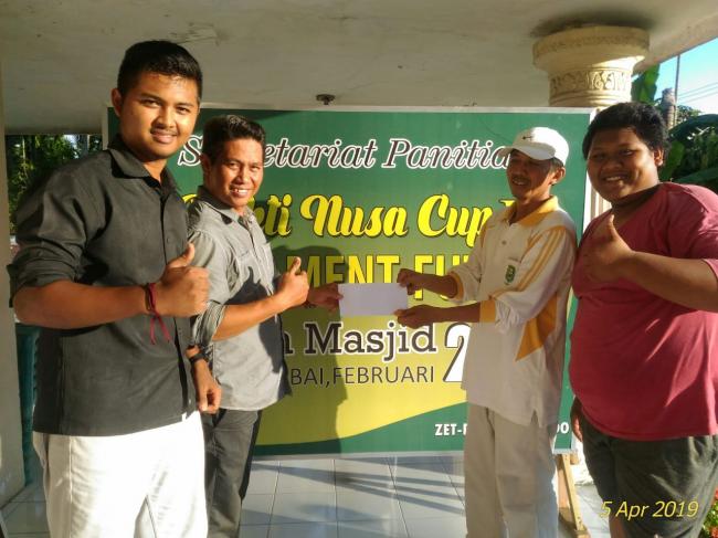 21 Tim Futsal Remaja Masjid Se-Kota Pekanbaru Rebut Tropi PWI Riau