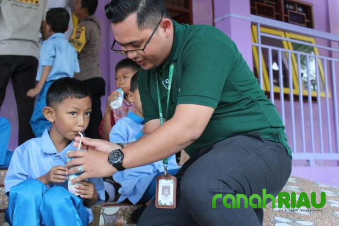 Apical Dumai gelar Kegiatan Pemberian makanan Bergizi untuk Pelajar di SLB Wati Purnama