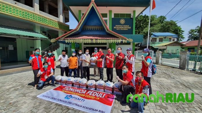 Bekerjasama dengan Gerakan Tionghoa Peduli, LAZISMUPekanbaru salurkan Sembako