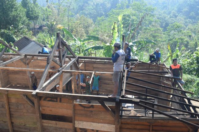  RTLH Sasak Warga Sangat Miskin