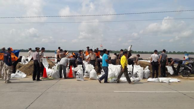 Menyusul Terjadinya Longsor, BPBD Inhil Imbau Warga Jalan Gerilya, Parit 6 Mengungsi