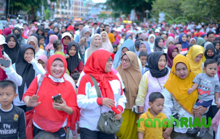Semarakkan HUT ke 52, ASN Pemkab Bengkalis Bersama Masyarakat Ikuti Jalan Sehat