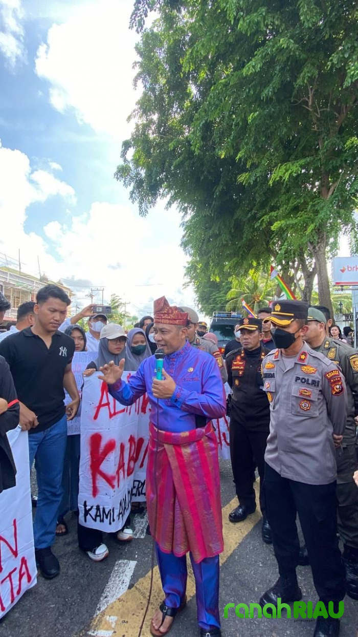 Terkait Harga TBS dan Kebutuhan Pokok, Mahasiswa Demo di Kantor Bupati dan DPRD Bengkalis