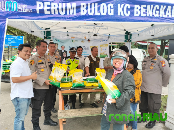 Polsek Tualang dan Bulog Gelar Pangan Murah, 3 Ton Beras dan 230 Kg Gula Ludes