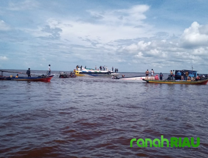 Speed Boat Terbalik di Perairan Kabupaten Inhil