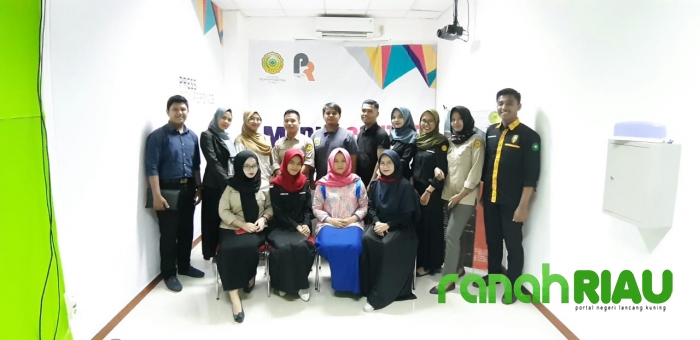 Mahasiswa Prodi Humas Umri lakukan simulasi Konferensi Pers