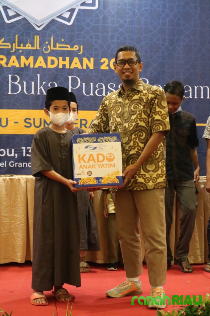 Program kerjasama Lazismu Pekanbaru dengan APJII Riau berbagi untuk Anak Yatim
