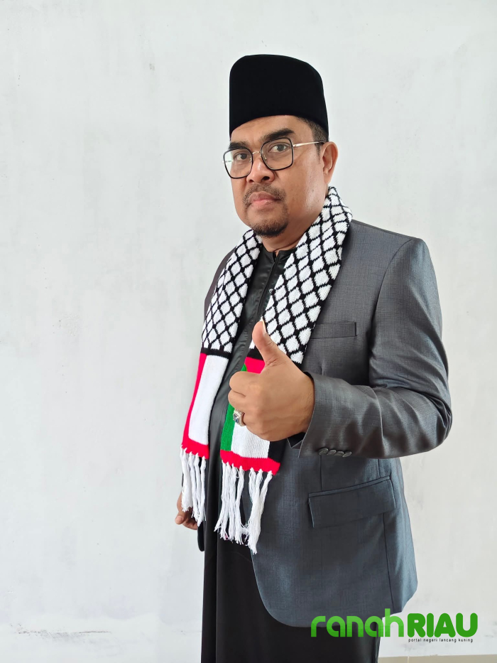 Dari Lantai Masjid ke Menara Ilmu: Kisah Perjalanan H. Abunawas, Sang Penjaga Cahaya