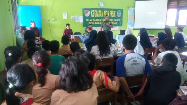 TMMD Ke 104 Kodim Bekasi  Nonfisik Berikan Sosialisasi Bela Negara Pada Siswa SMP Permata Sakti