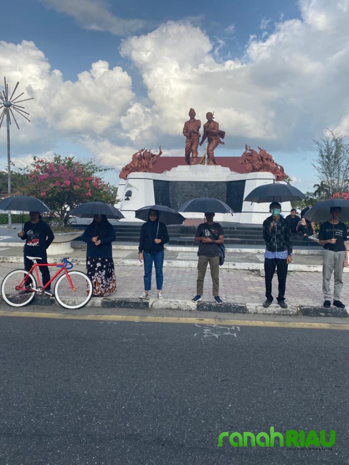 gelar aksi Kamisan Pekanbaru, Tolak sikap arogan Pemerintah