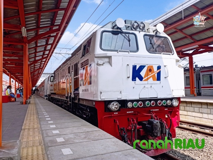 Tiket Kereta Lebaran 2026 diserbu, Hampir 500 Ribu Kursi Terjual