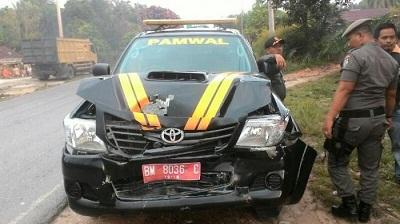 Ini Dia Kronologis Tabrakan Beruntun Iringan Mobil Bupati Pelalawan