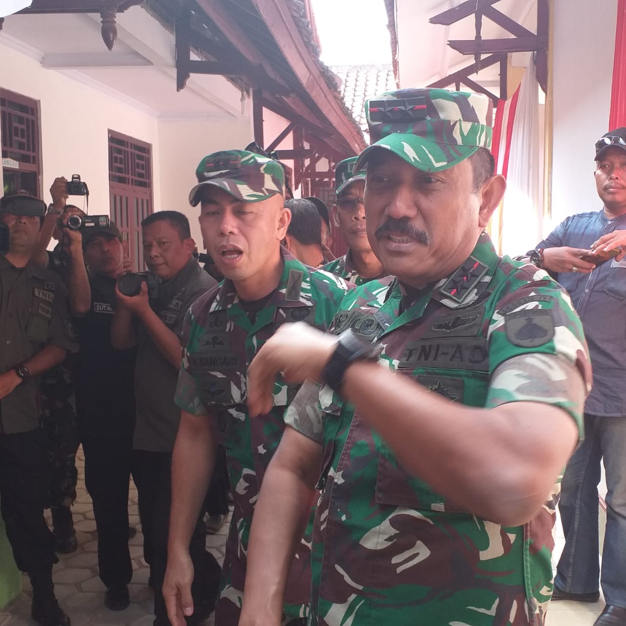 Pangdam IV/Diponegoro Kunjungi Kantor Desa Jatimulya dan Lokasi Pekerjaan TMMD 105