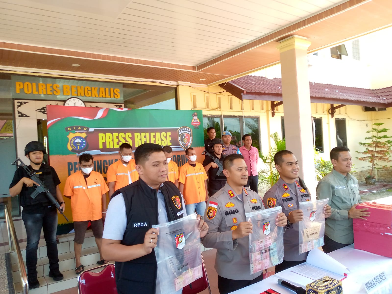 Kerugian Negara Rp 4,5 Miliar, Polres Bengkalis Tahan 4 Tersangka Kasus Korupsi KPU