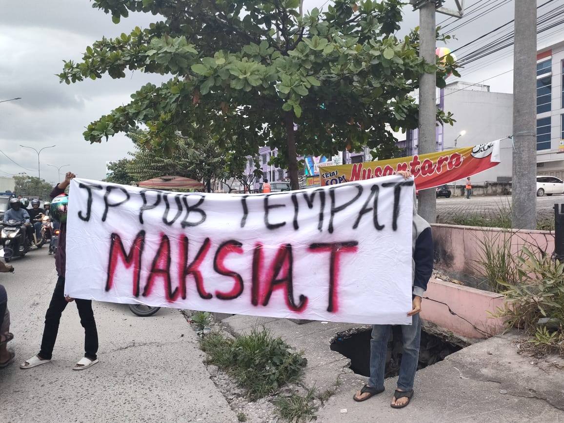 Hj. Azlaini Agus Berang! Pemprov Riau Tetap Keluarkan Izin Joker Poker PUB