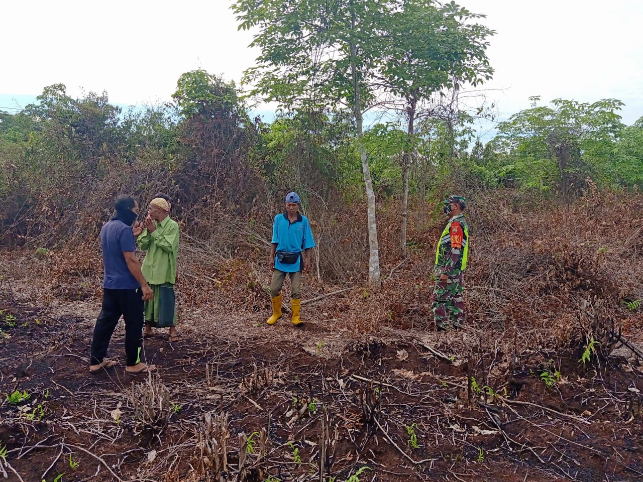Babinsa Koramil 01 Bengkalis Dan MPA Patroli Rutin Karhutla