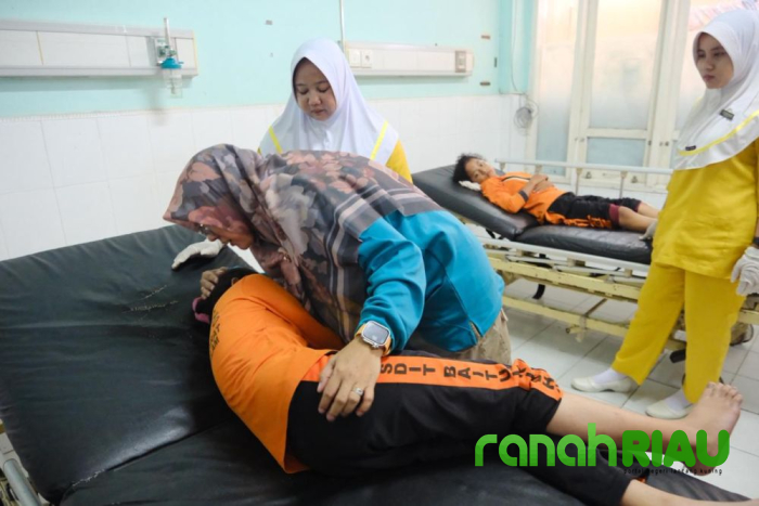 Bupati Siak dampingi Langsung Anak-anak Korban Ambruknya Tangsi Belanda