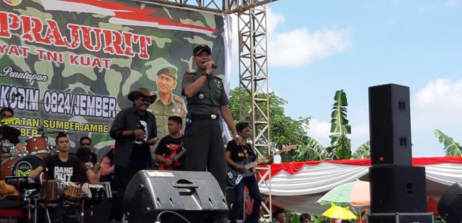 Dandim 0822/Bondowoso sumbangkan suara emasnya di Penutupan TMMD ke 104