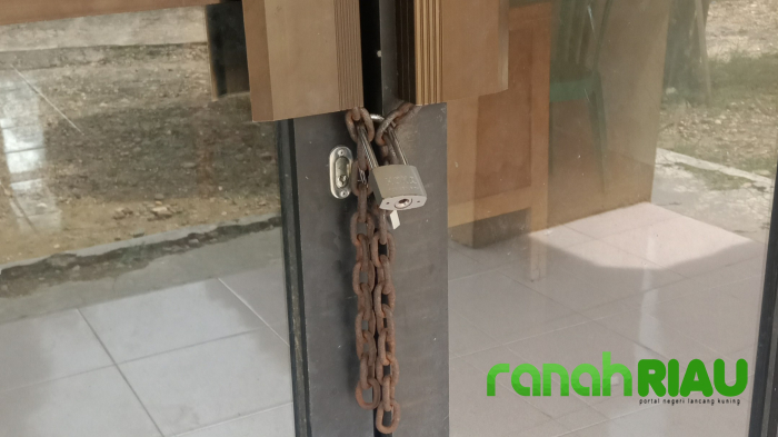 Segel Dibuka, Aktivitas di Kantor Desa Serosa Kembali Aktif Seperti Biasa