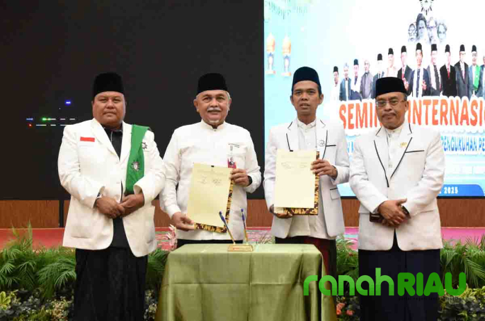 Disaksikan oleh Menteri Agama dan Ustaz Abdussomad, BRK Syariah lakukan MoU dengan Perti