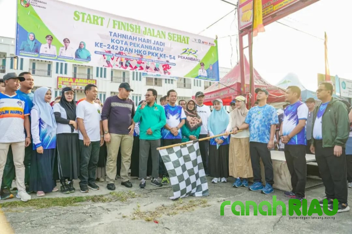 Wako Agung Bersama Ribuan Warga Kulim Jalan Santai dan Ikuti Festival Olahan Ubi