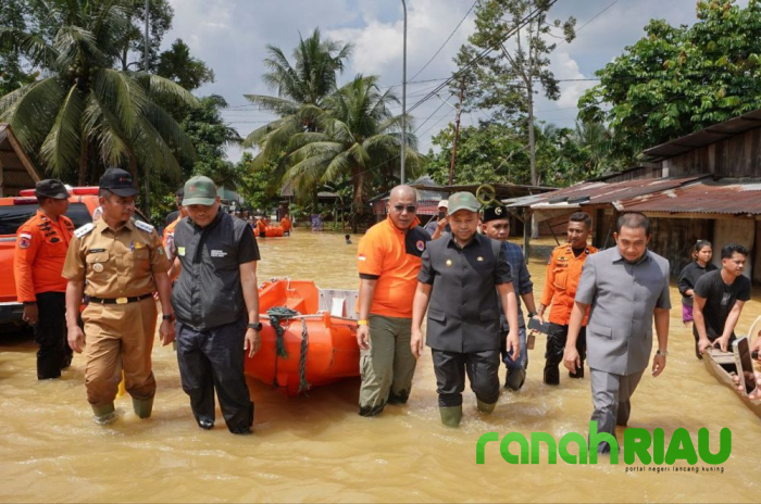 Ribuan KK terdampak Banjir, Pemprov Riau Siapkan Dapur Umum dan Bantuan Sembako