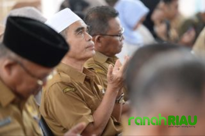Secara resmi akhiri masa Pengabdian, 32 PNS Terima SK Pensiun Dari Pemprov Riau