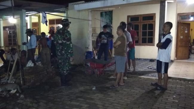 Lagi, Warga Bantu Kebutuhan Logistik Satgas TMMD