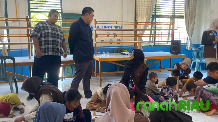 Intip Keceriaan KKN Mahasiswa UNRI di Sipungguk Salo, Ajarkan Literasi kepada anak sejak Dini 