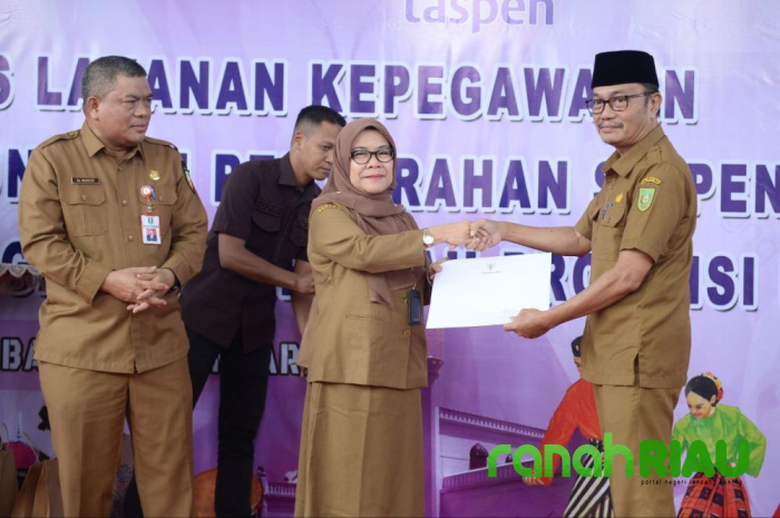 Terima SK Pensiunan, Syamsir Ajak ASN Untuk Terus Berkarya Bagi Tanah Melayu