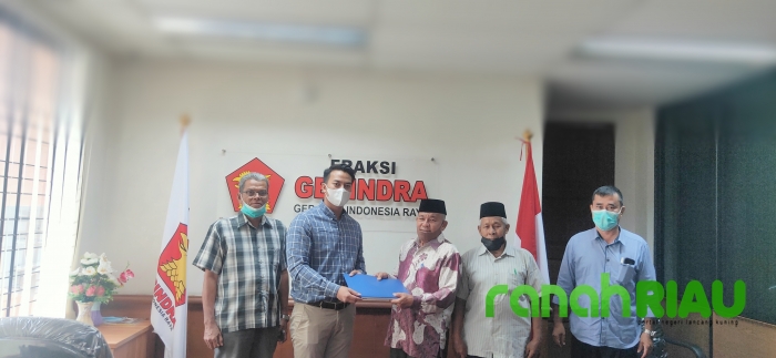 Ketua RT.05/RW.11 Perum Dwitunggal Arifin, Sampaikan Program Ke M.Aulia DPRD Riau