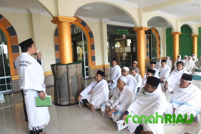 Didalam Ruangan, JCH Tanjung Pinang ikuti Manasik haji BRK Syariah