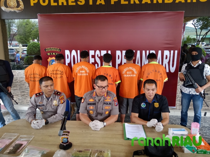 Narkotika berkedok teh cina berhasil diamankan aparat di Stadion Utama Pekanbaru