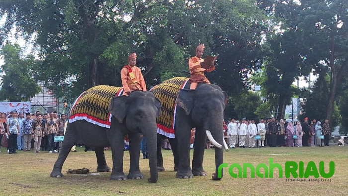 Atraksi Vera dan Yopi di Hari Kemerdekaan bikin para Penonton Berdecak Kagum 