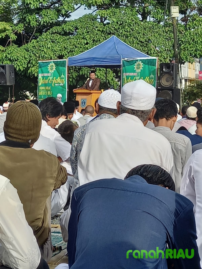  Sampaikan Khutbah Idul Adha, Rektor Umri ajak Jamaah maknai Ibadah Qurban