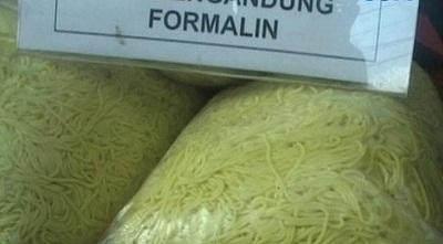 Pabrik Mi Berformalin Digerebek Aparat