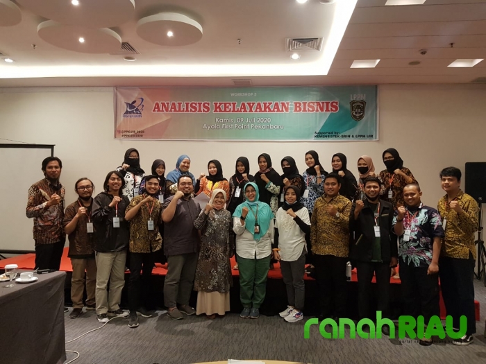 UIR Gelar Workshop Analisis kelayakan bisnis bagi Mahasiswa dan Alumni di Ayola Hotel