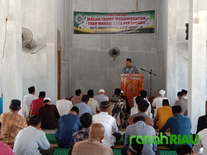 Dr Saidul Amin khatib shalat Jumat perdana di Masjid Taqwa Muhammadiyah Tuah Madani