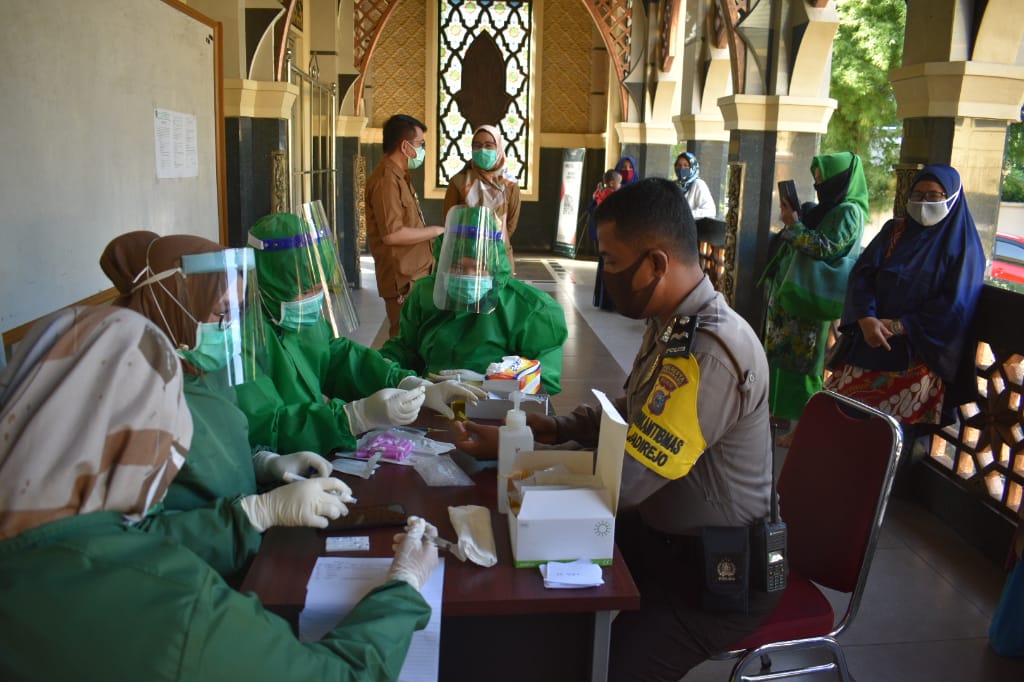 Jelang Hari Bhayangkara Ke 74 Polresta Pekanbaru Laksanakan Kegiatan Rapit Test