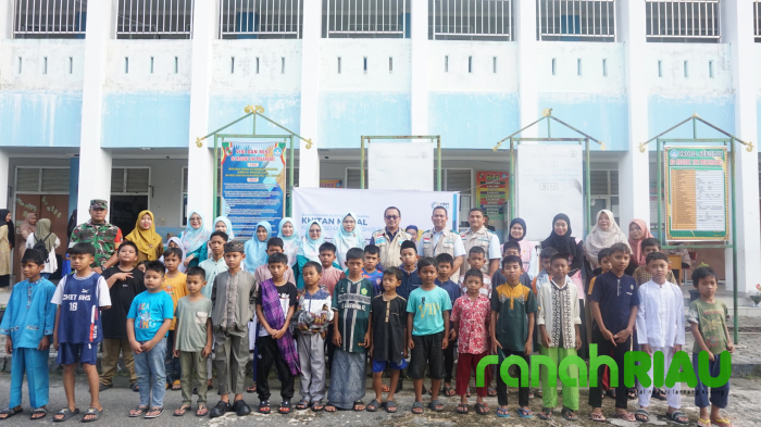 Khitan Sehat Anak Sholeh bersama IZI: Ketika Zakat PLN Menyentuh Anak-anak di Sungai Sibam